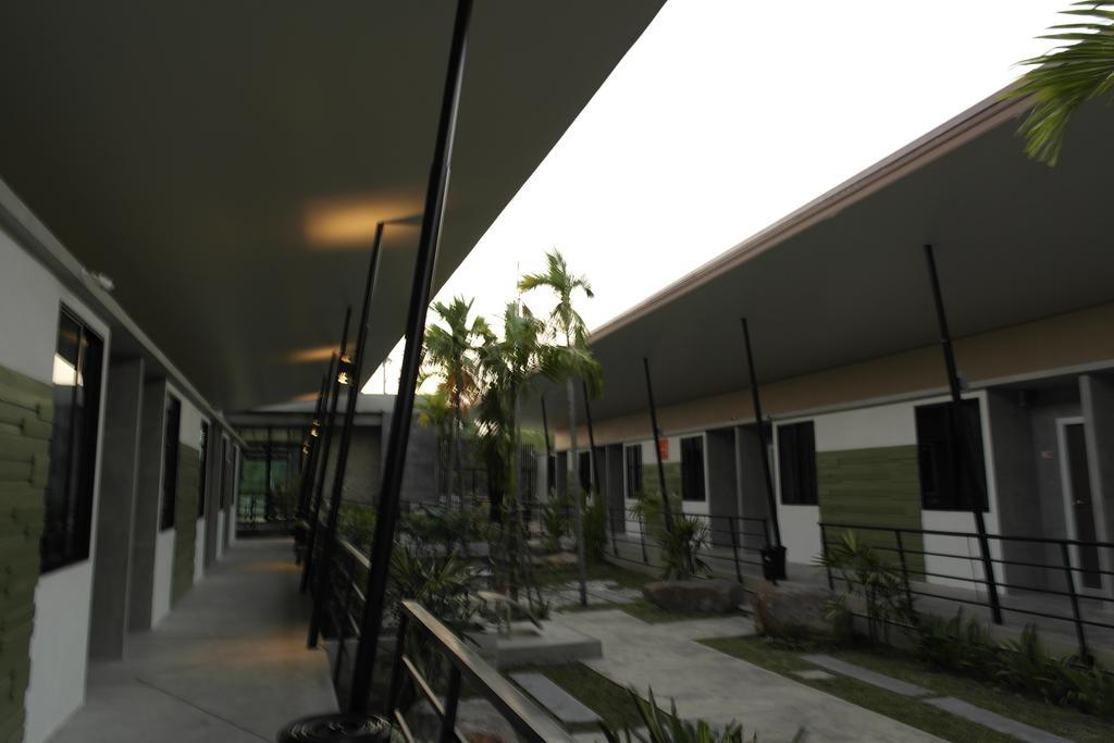 Mila Garden Otel Roi Et Dış mekan fotoğraf