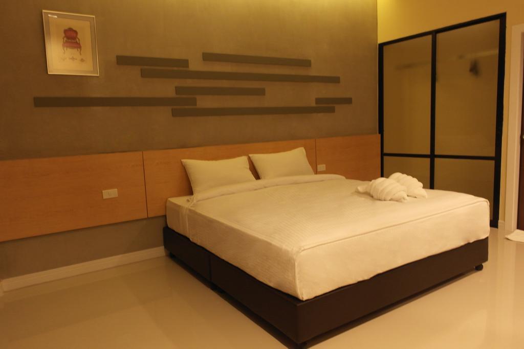 Mila Garden Otel Roi Et Dış mekan fotoğraf