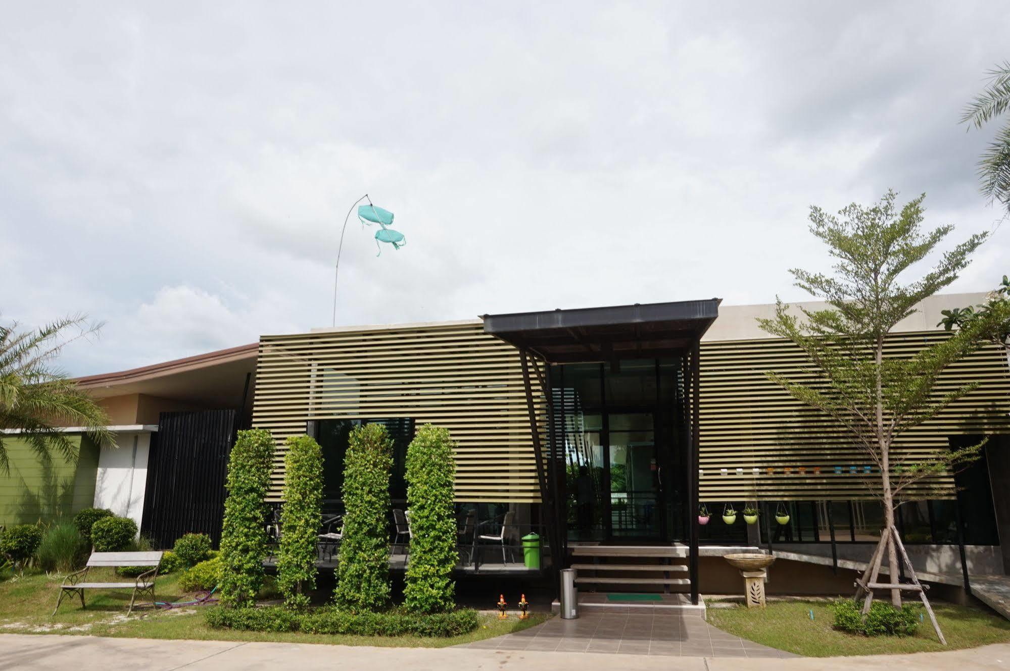 Mila Garden Otel Roi Et Dış mekan fotoğraf