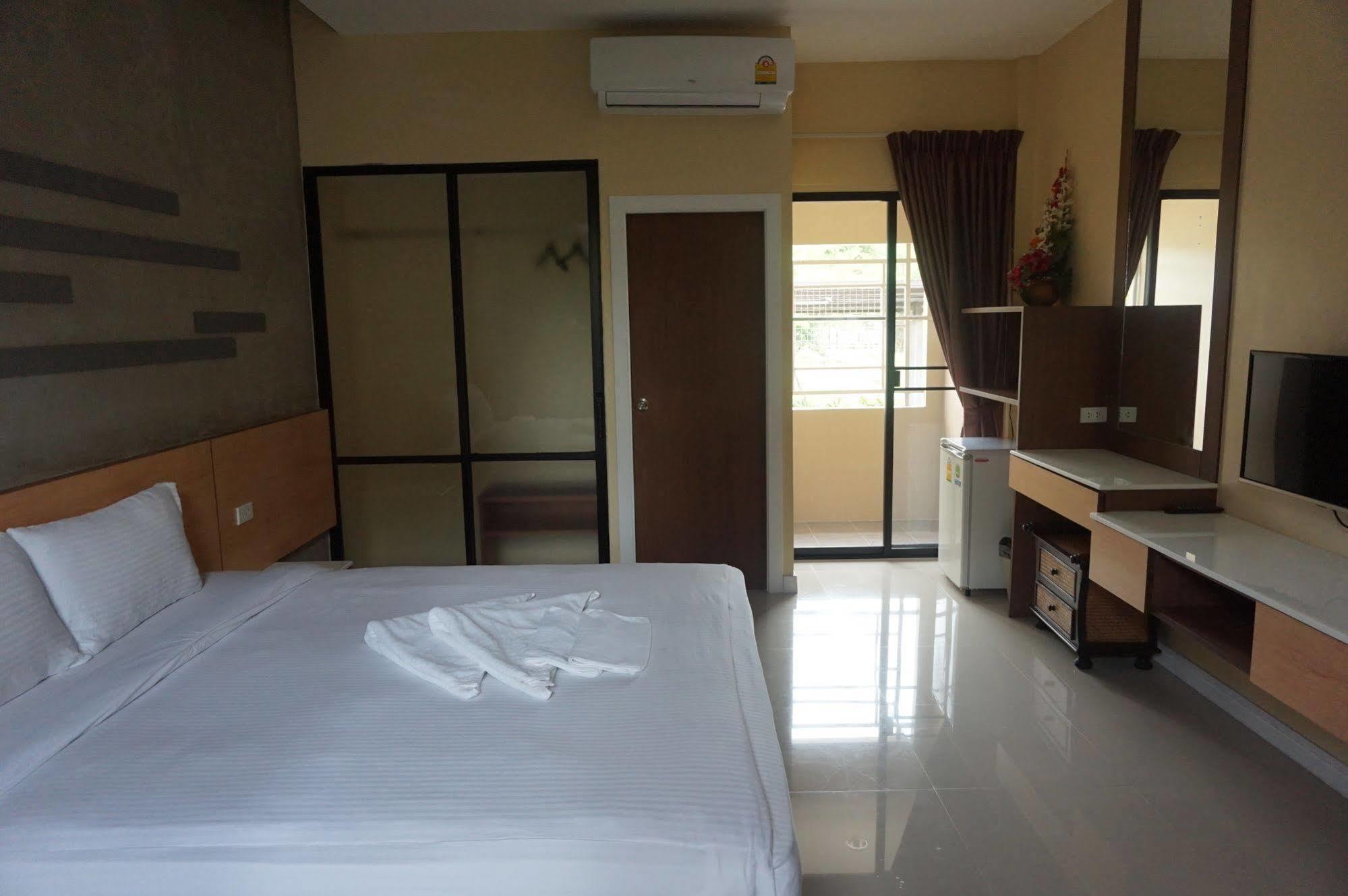 Mila Garden Otel Roi Et Dış mekan fotoğraf