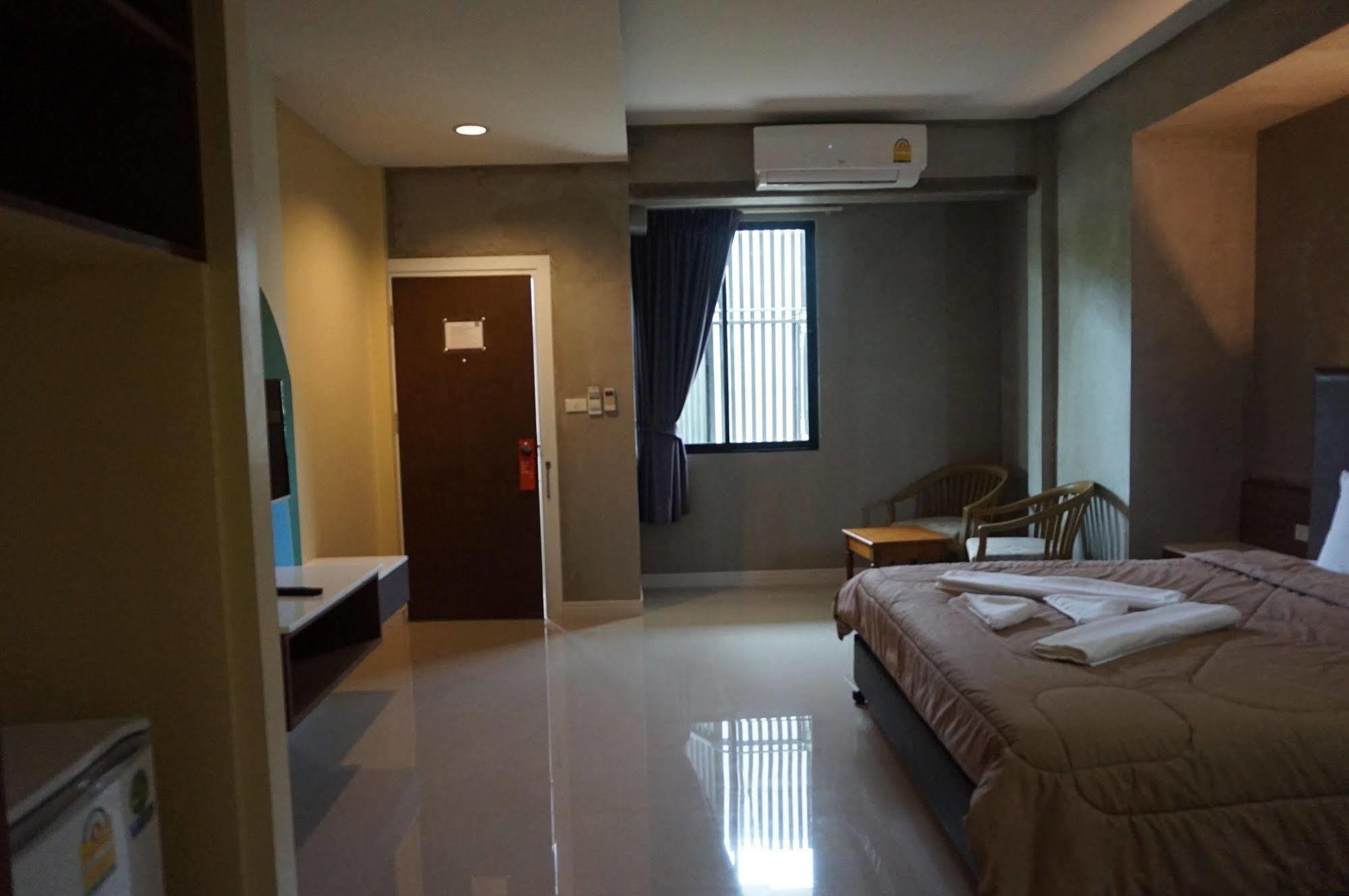 Mila Garden Otel Roi Et Dış mekan fotoğraf