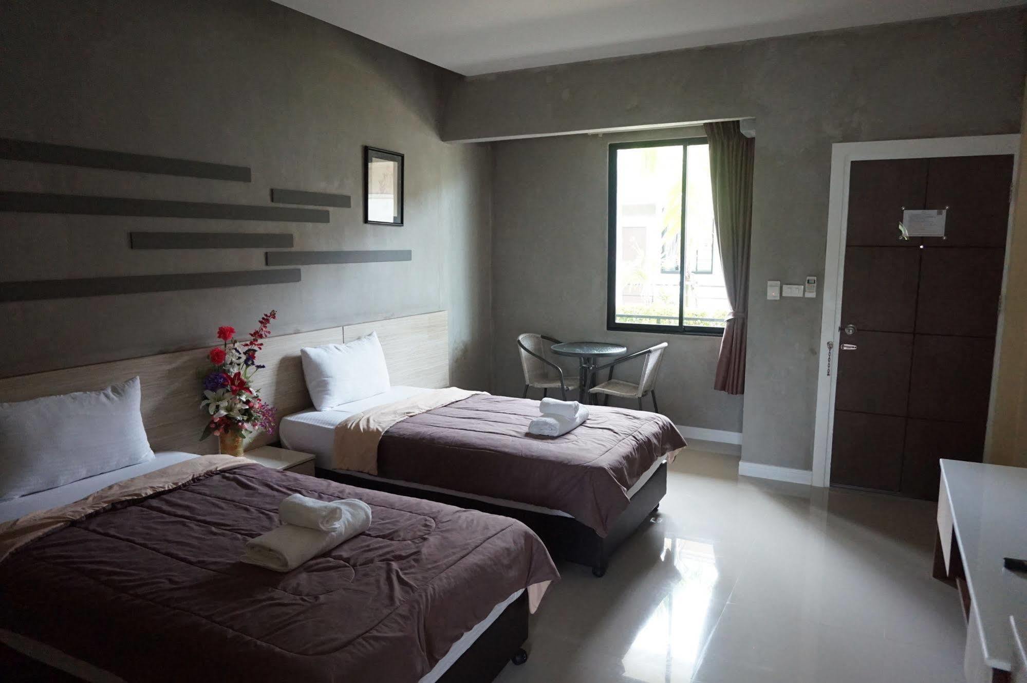 Mila Garden Otel Roi Et Dış mekan fotoğraf