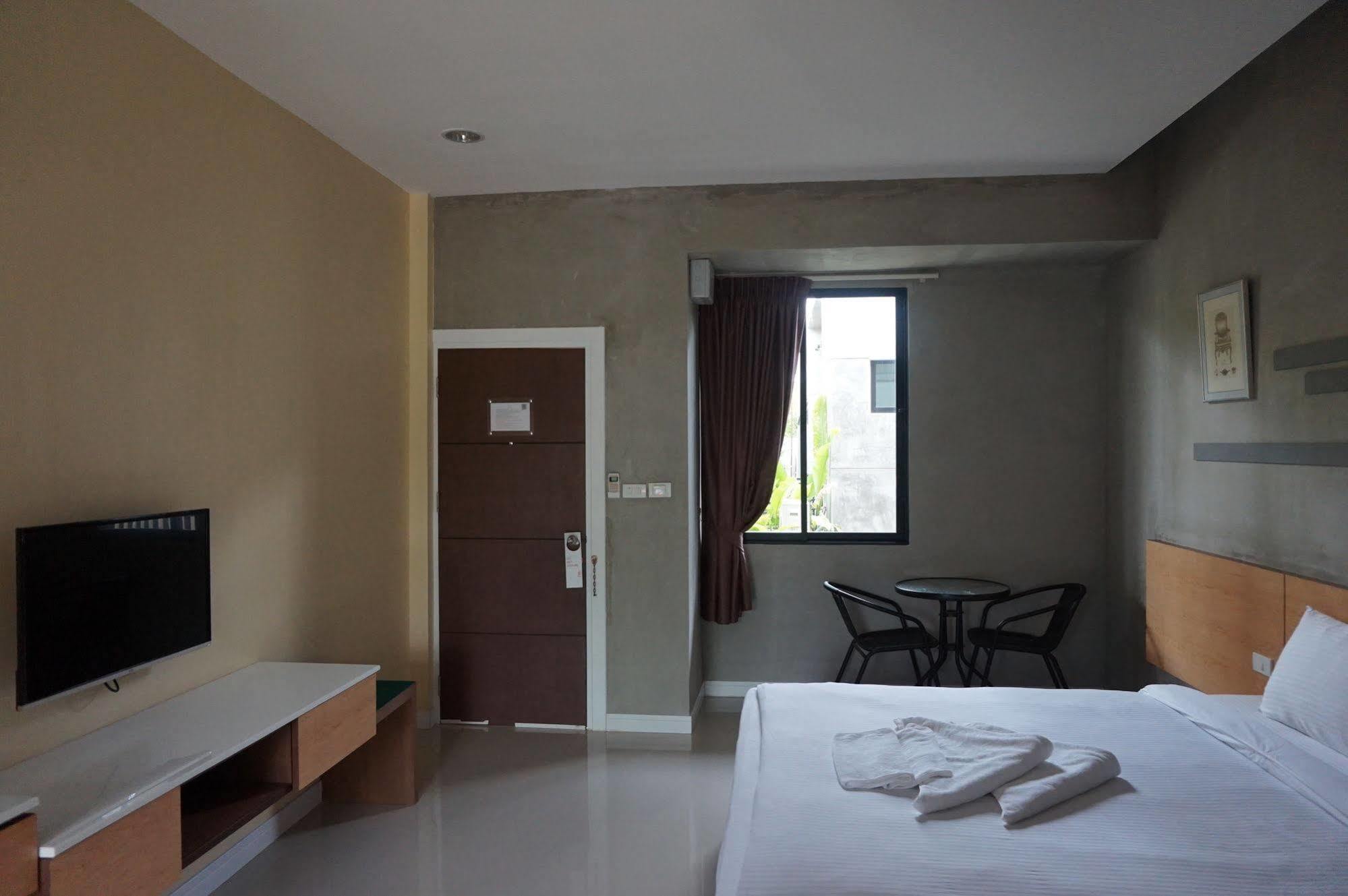 Mila Garden Otel Roi Et Dış mekan fotoğraf