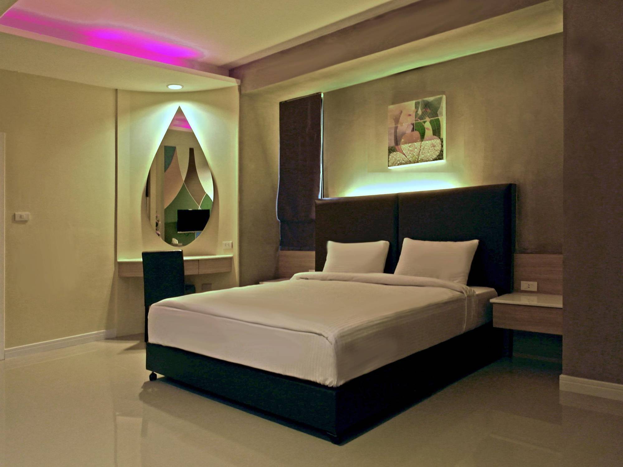 Mila Garden Otel Roi Et Dış mekan fotoğraf